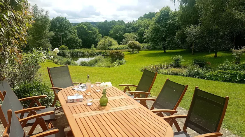 Spectacular setting in unspoilt East Devon, 15 minutes from Jurassic Coast. - Image 1