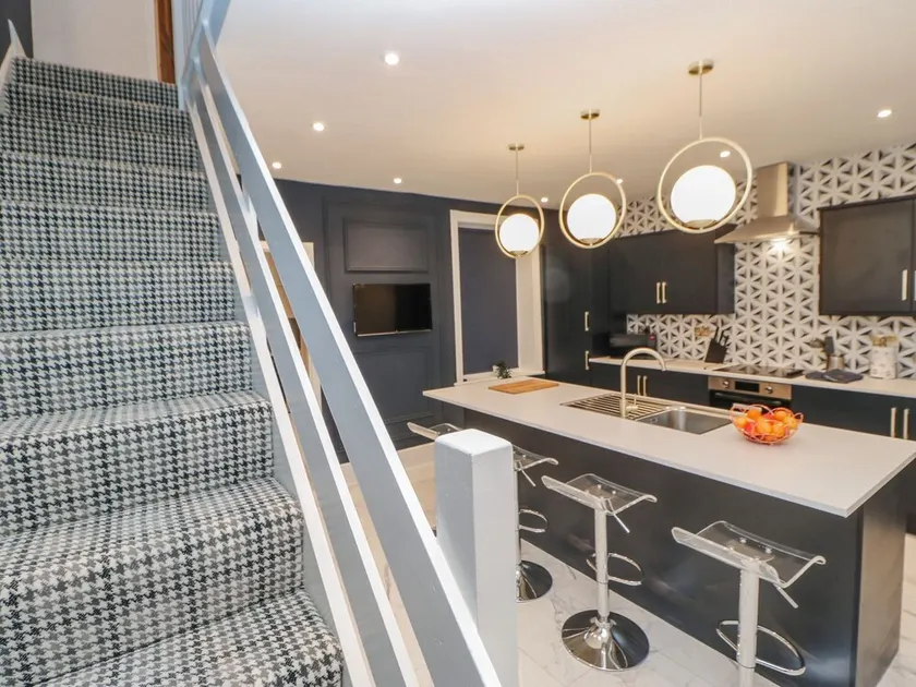 16 Seafield Terrace - Image 1