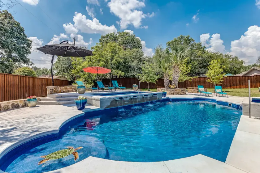 Beautiful Spacious Home with Private Pool and Hot Tub Easy Trip from Airport - Image 1