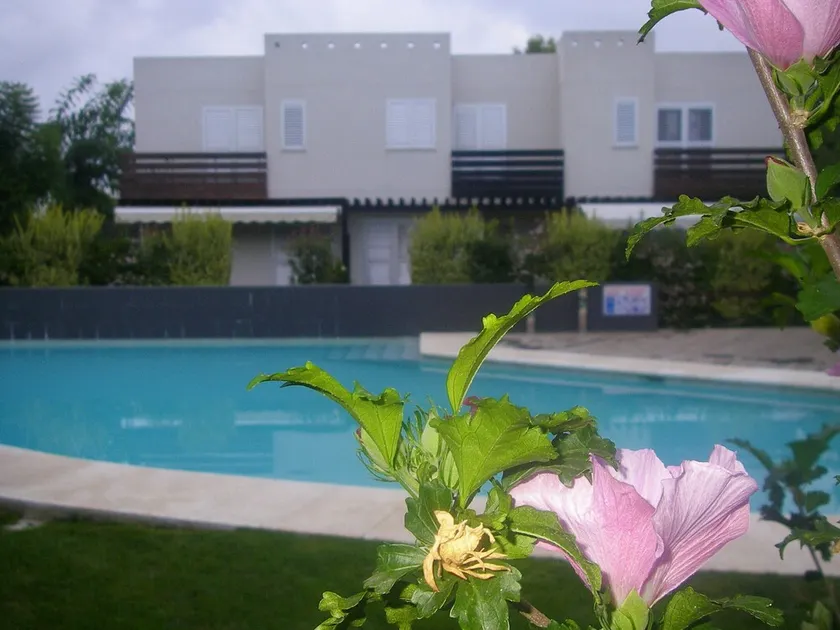 OFFER 3 BEDROOM HOUSE WITH POOL, NEAR PORTAVENTURA BEACH, CAMBRILS BARCELONA - Image 1