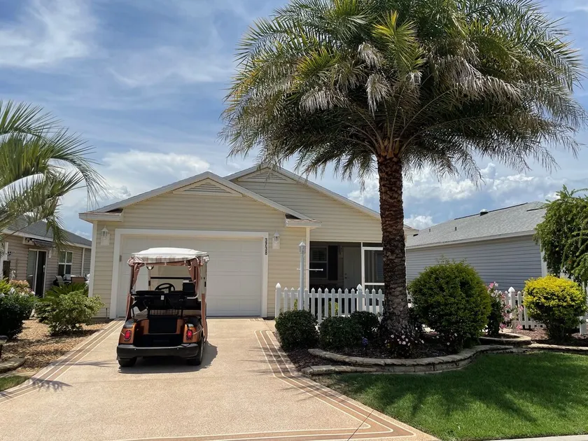 Beautifully 2/2 Dog-Friendly Patio Villa w/Golf Cart, BBQ, & FREE WiFi! - Image 1