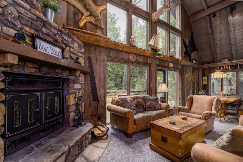 Rustic, cozy log home vacation retreat near Sister Bay. - Image 1