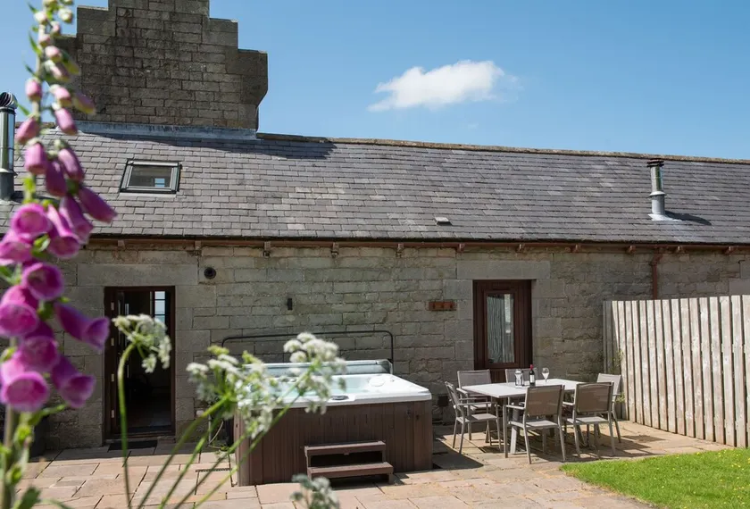 A cottage that sleeps 6 guests  in 3 bedrooms - Image 1