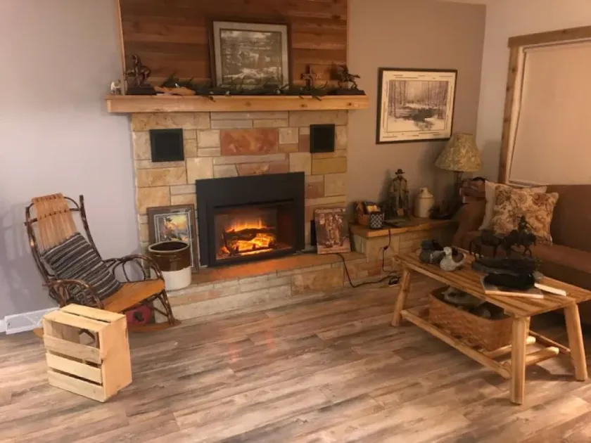 Lovely location close to the lake and downtown Lake CIty & Several beaches. - Image 1