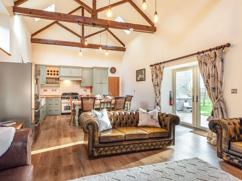 4 bedroom accommodation in Dorrington, near Lincoln - Image 1