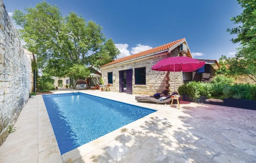 Gorgeous home in Pridraga - Image 1