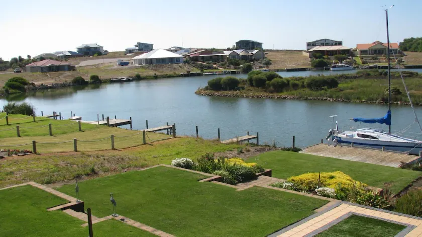 Waterfront Property - Own private Jetty, Paddle Board, Canoes - Image 1