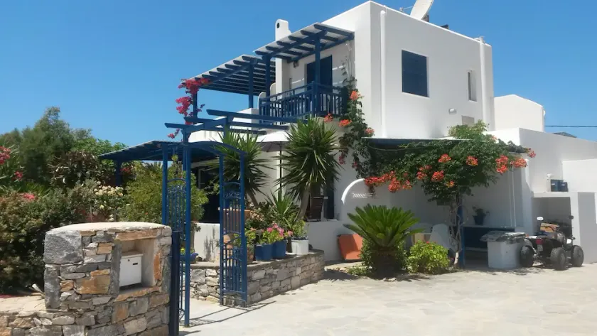 HOUSE NEARBY THE SEA - Image 1