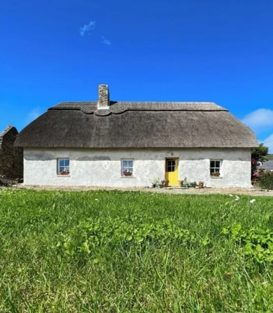 Charming Thatched Cottage with panoramic views, near Castleisland, Kerry - Image 1