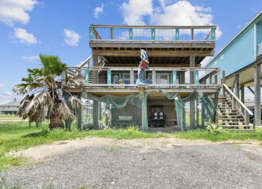 Shark Shack sleeps 9 people 🤩  gorgeous ocean view from house - Image 1