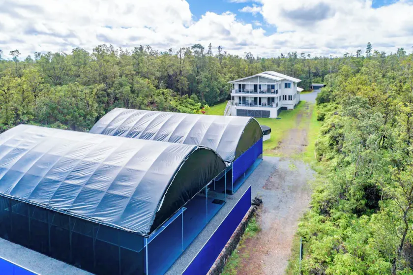 Large Home w/ 2 covered Pickleball Courts near Volcano National Park sleeps 16 - Image 1