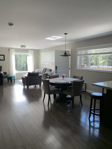Aurora Acreage in the city  - Image 1