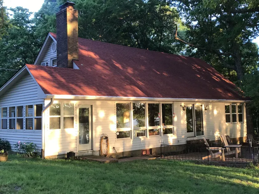 Kentucky Lake Waterfront Home mit Großen Aktualisierungen und Umbauten 2019 - Image 1