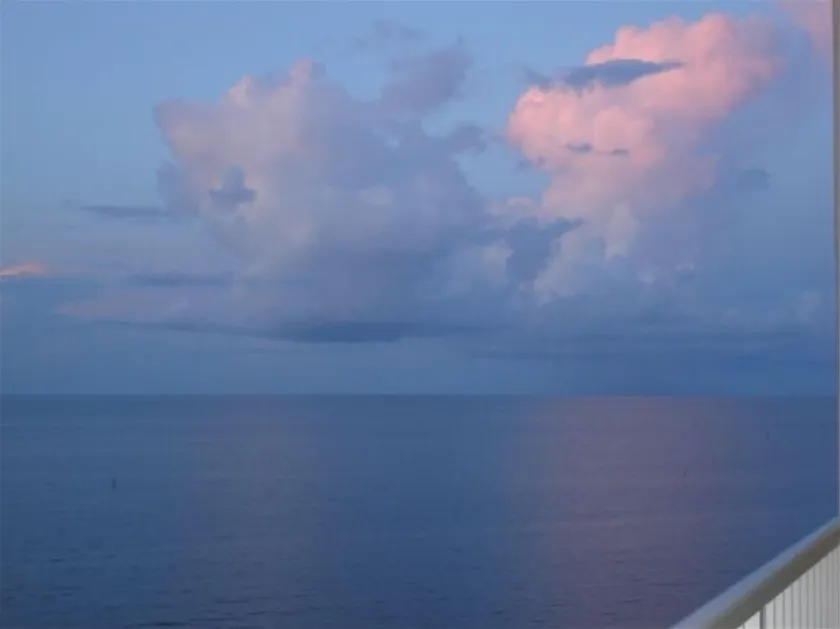 NOUVEAUX TARIFS D'AUTOMNE 139 $ P / NUIT - PARADIS MAGNIFIQUE EN BORD DE MER DIRECTEMENT SUR LA PLAGE. - Image 1