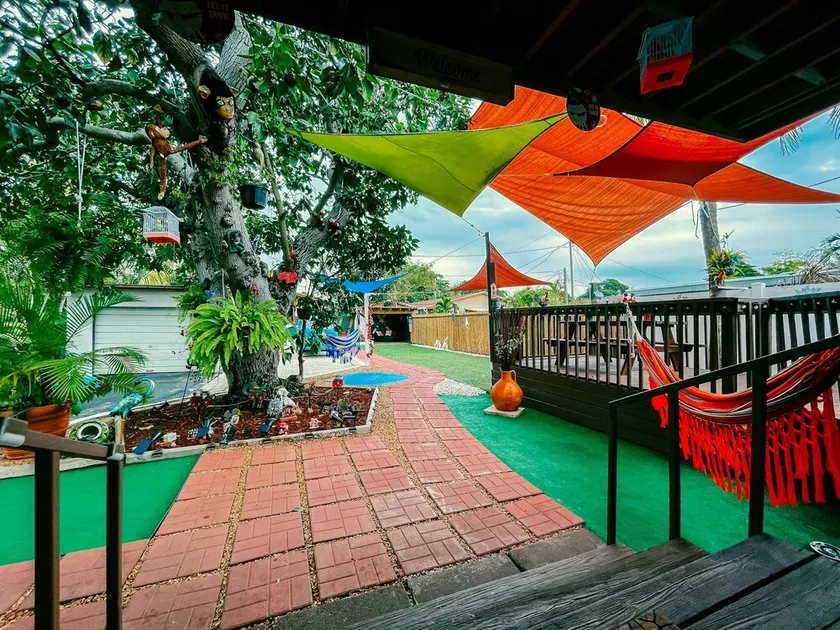 Hammocks & Mini-Golf! 10 Mins From Beach! - Image 1