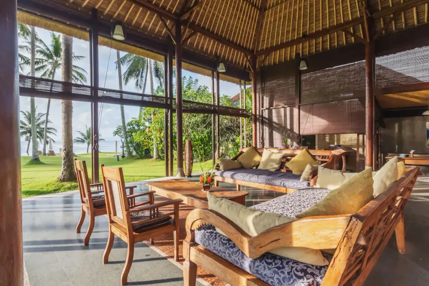 Three oceanfront luxury villas with sauna and tennis court - Image 1