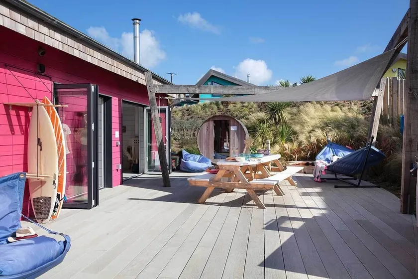 Private Hot Tub & Sauna, Walk to Beach, Ample Parking - Image 1