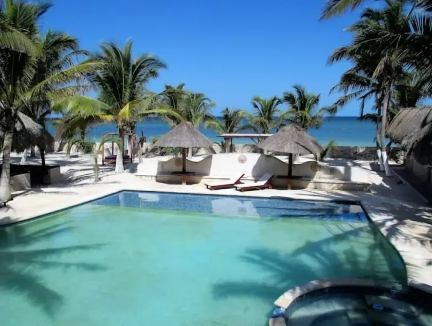 Simply Paradise. 8BR/10BA w/ large pool + volleyball. Perfect for large groups!  - Image 1