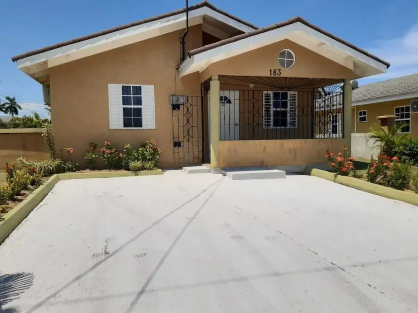 This 2-bedroom, 2-bathroom has everything you need for a relaxing vacation. - Image 1