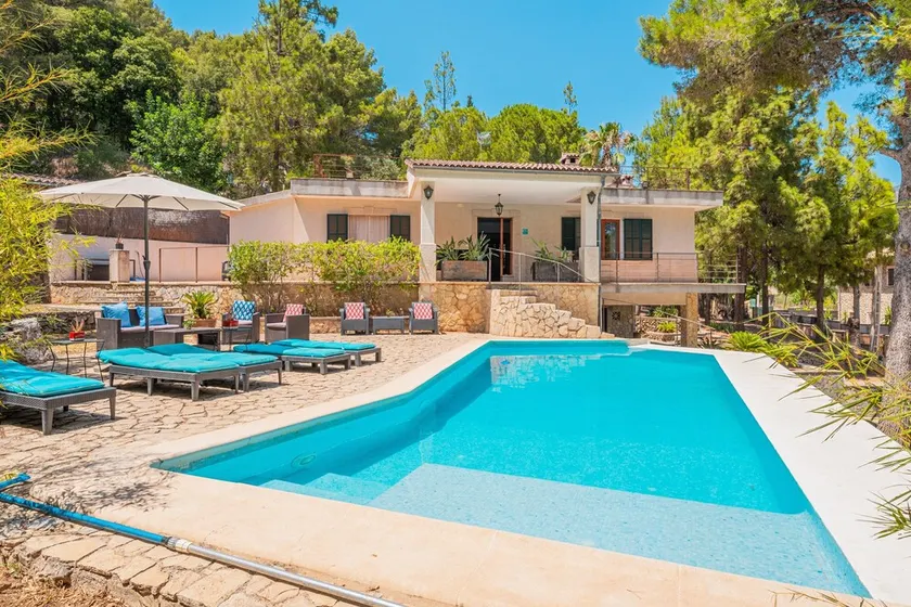 Pet-Friendly Villa Ses Basses with Mountain View, Pool & Wi-Fi - Image 1