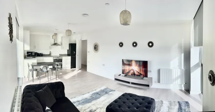 Beautifully furnished 2 bed apartment in East London - Image 1