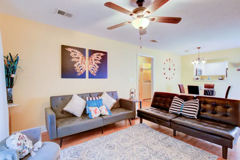 #Butterfly to the Beach just 16 min. to nearest Beach #Sleeps up to 8 guests! - Image 1