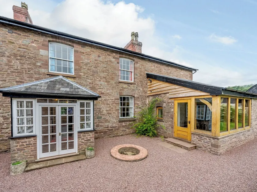 4 bedroom accommodation in Skenfrith, near Monmouth - Image 1