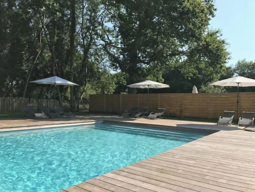 Petite Maison Piscine et Vue sur la mer - Grange EST - Image 1