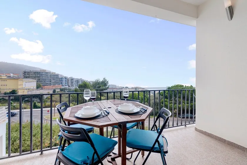 Holiday Apartment 'Casa Vale do Paraíso' with Sea View, Private Balcony & Wi-Fi - Image 1
