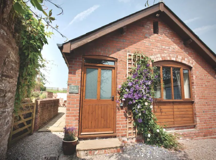 Beili Stable, near Monmouth. Spectacular views - Image 1