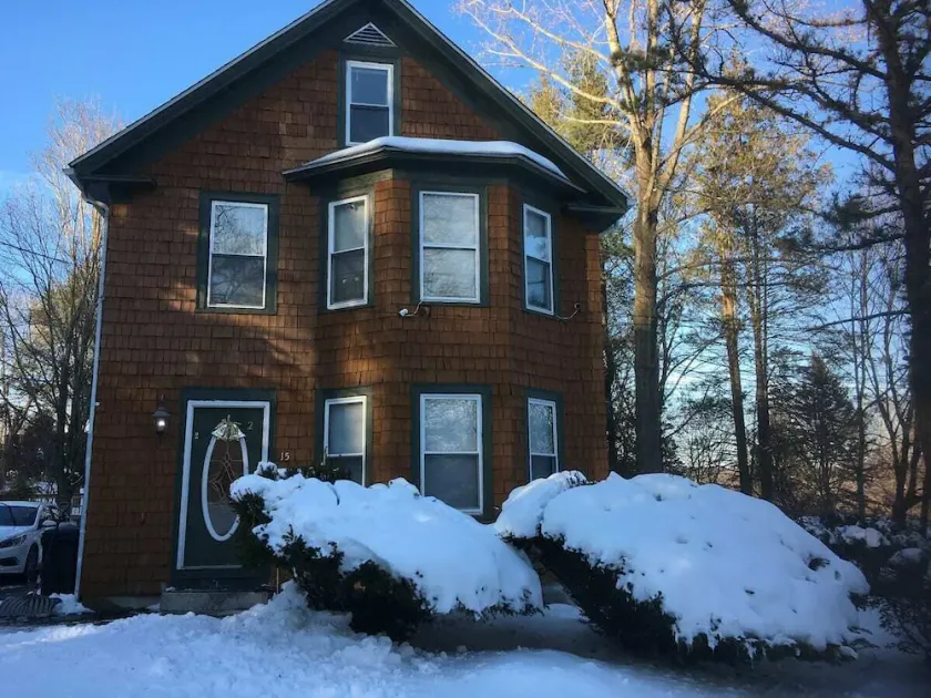 Lovely Historic Vintage home. Remodeled inside. - Image 1