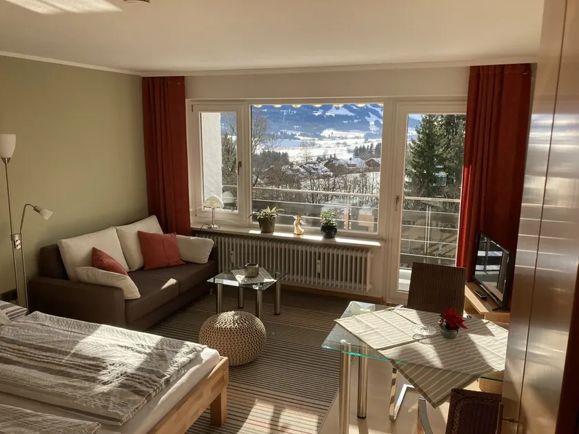 Absolutely quiet, beautiful apartment with wonderful mountain views and swimming pool - Image 1