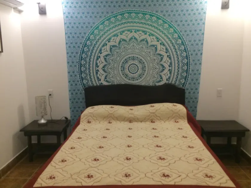 ONE QUEEN BED ROOM AT EASY INN BELIZE CITY - Image 1
