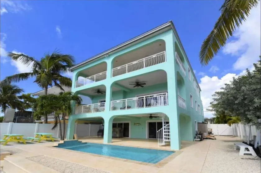 Stunning Keys home w/pool, jetted tub, elevator & more! - Image 1