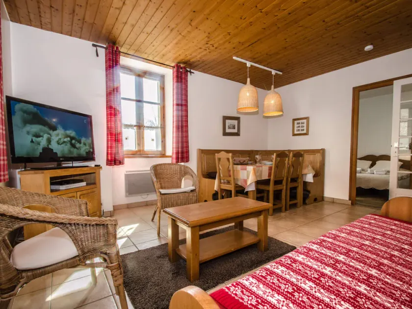 Chamonix Apartment 3* - 4 People + Pets Allowed - Image 1