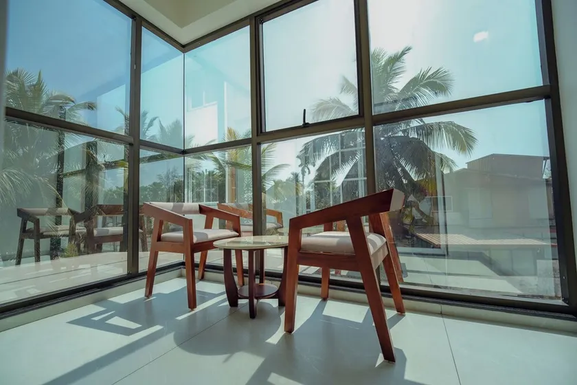 GREEN VIEW SUITES - Image 1