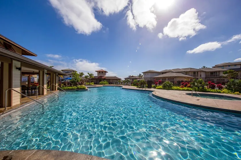 3BR Pili Mai condo w AC, pool, fitness center - Image 1