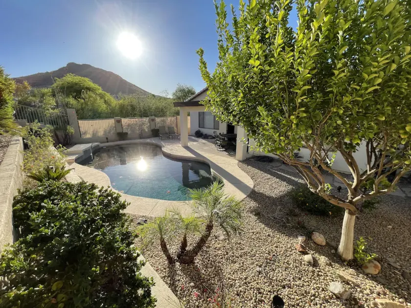 Luxury Phoenix Oasis, pool, walking trail, high end, specials, ask! - Image 1