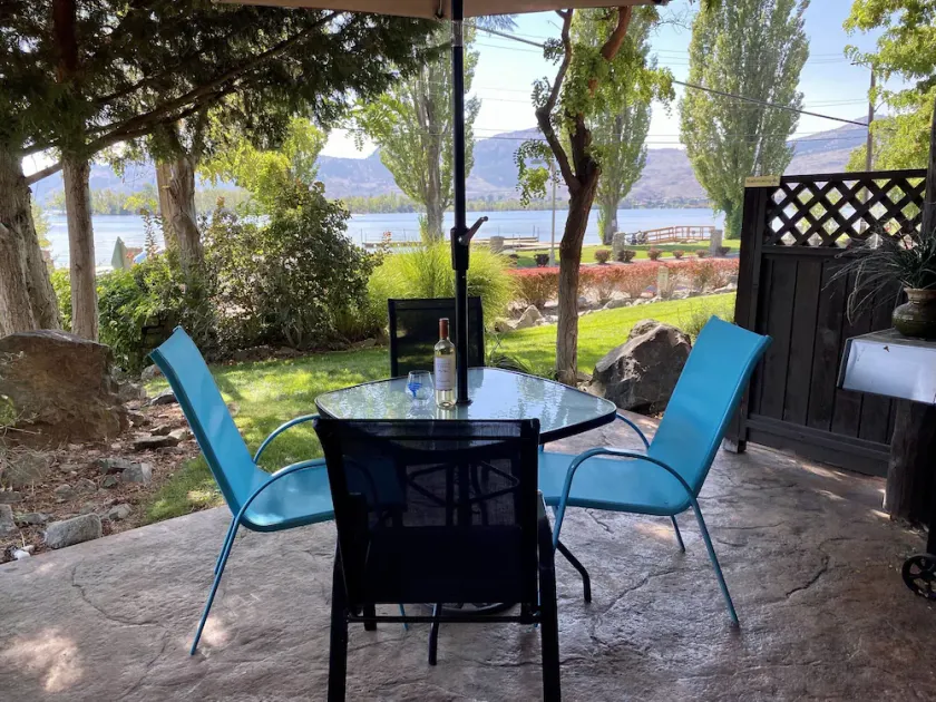 Lakefront townhouse, perfect for golfing, wine touring & snowbirds - Image 1