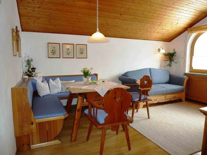 New apartment 40m², shower/toilet, quiet location, hiking trails from the house - Image 1