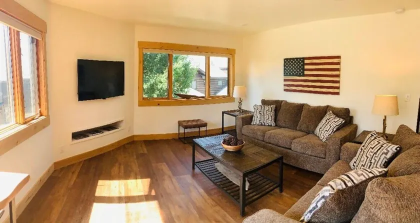 NEUE AUFLISTUNG! Charming Downtown Bigfork - Image 1