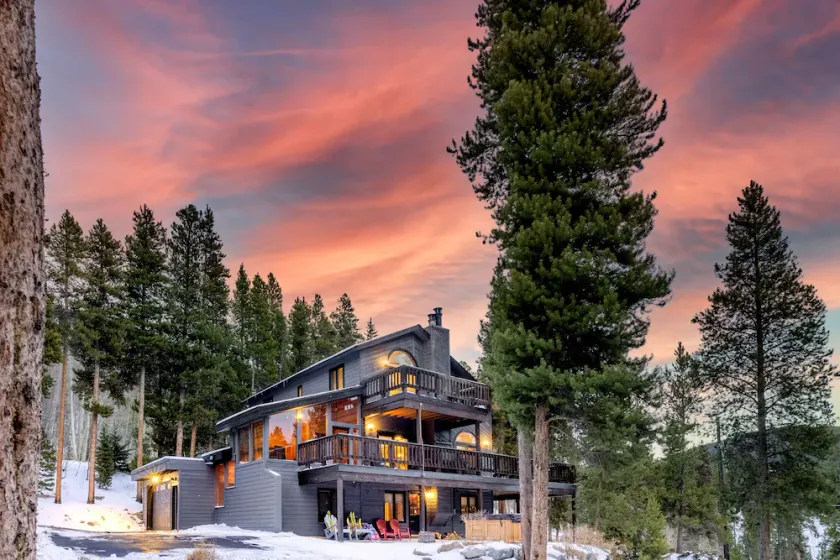 Spacious 3-Story Breck Mountain Home - Pet-Friendly, Peak 10 Views & Hot Tub - Image 1