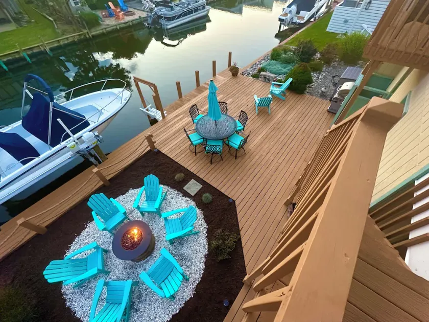 Canal Front med Boat Dock, Dæk, Fire Pit, Parkering - Walk 7 huse til stranden - Image 1
