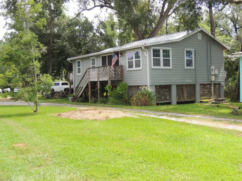 Spacious Cottage near Gulf Shores. Fall rates! Pet friendly! Fishing! Boating! - Image 1