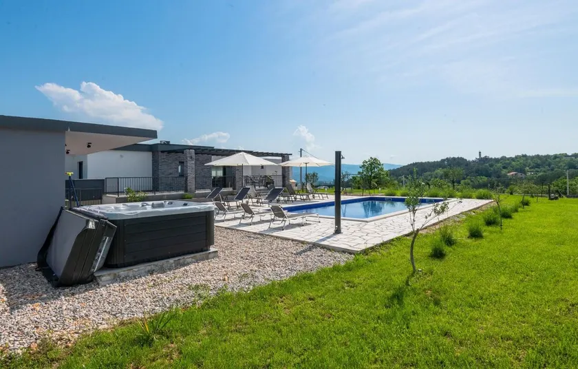 Luxurious home in Grubine - Image 1
