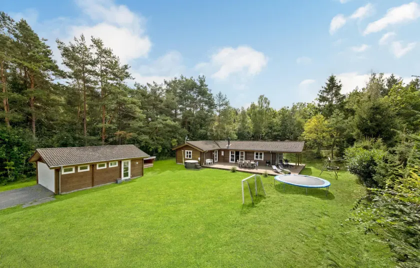 Nice Home In Ebeltoft With 4 Bedrooms - Image 1