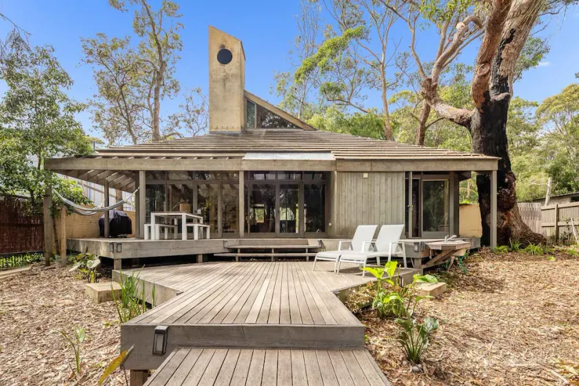 Reads at Rosedale beach house - Image 1