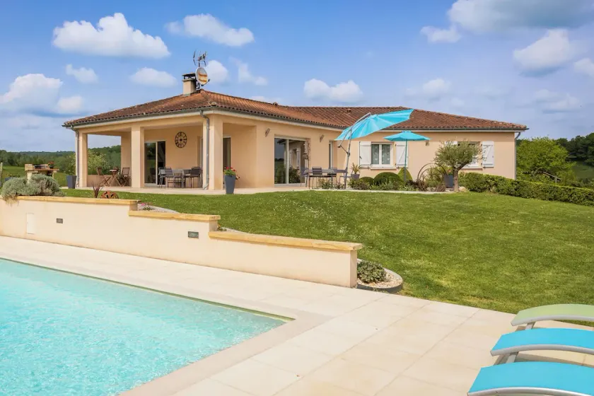Raphaelle, spacious villa with private pool and studio - Image 1