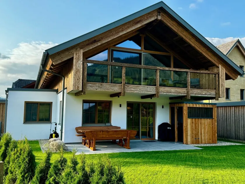 Chalet 'Almblick Mit Sauna' mit Bergblick, Gemeinschaftspool und Wi-Fi - Image 1