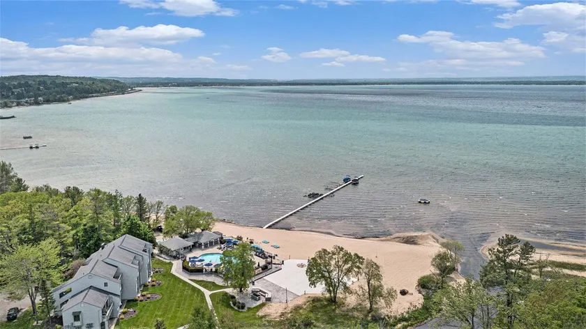 Beautiful 2 King BDR with a Loft Golf Course Condo 5569 - Image 1